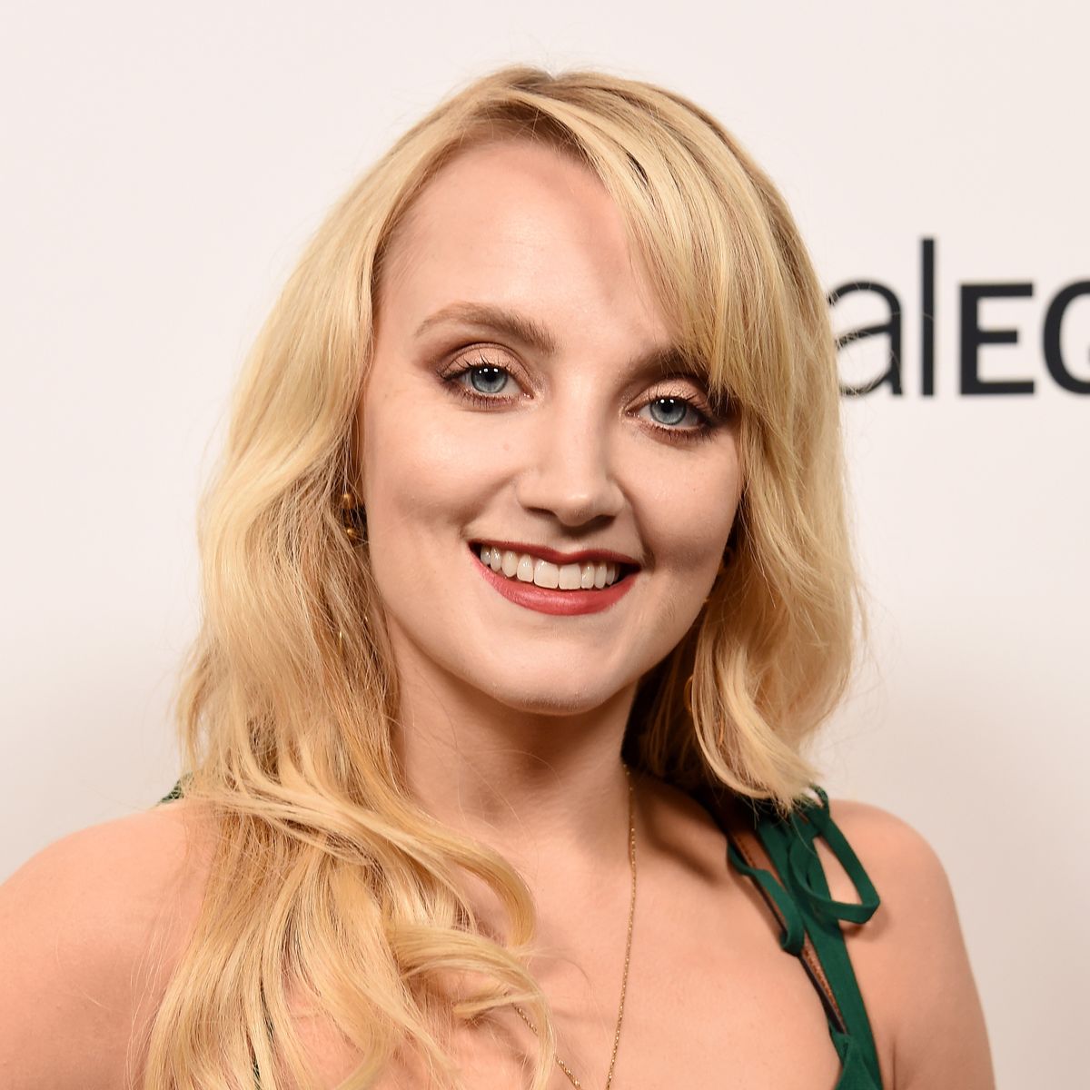 What is the name of the actor who portrayed Luna Lovegood's mother?