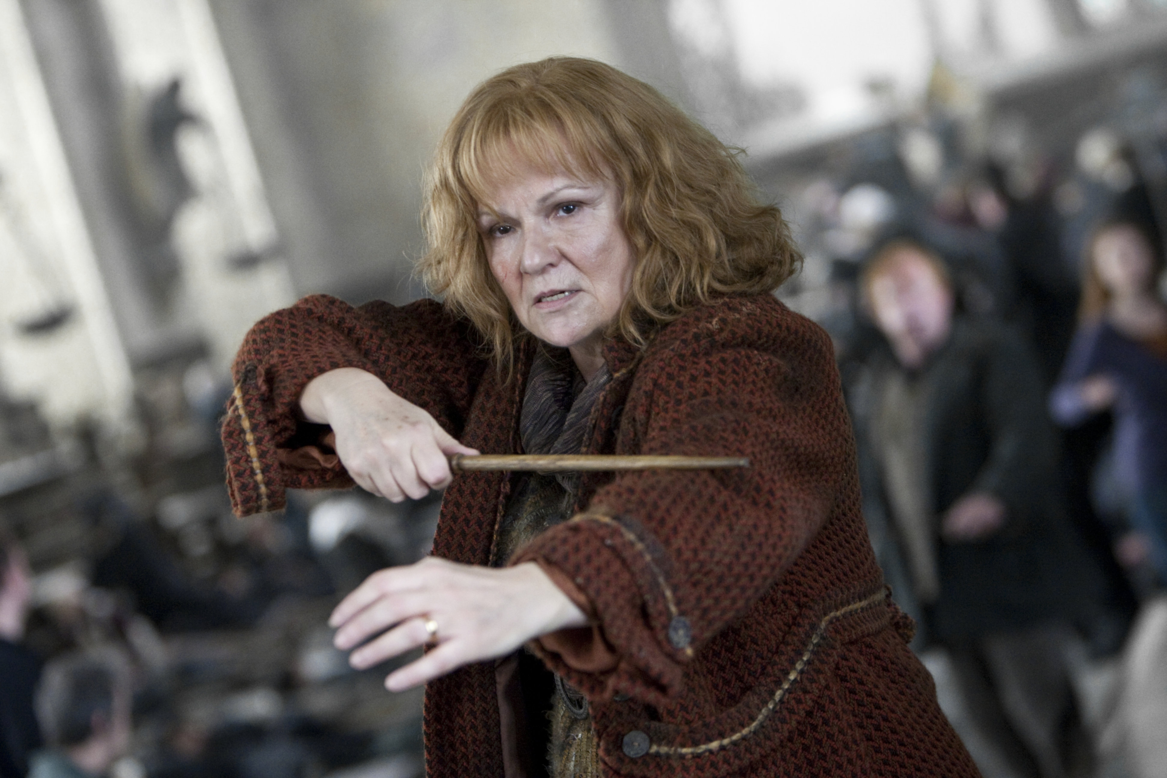 What is the name of the actor who portrayed Ron Weasley's mother? 2